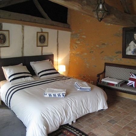 Le Logis Des Tourelles Bed and Breakfast Beaupréau Kamer foto