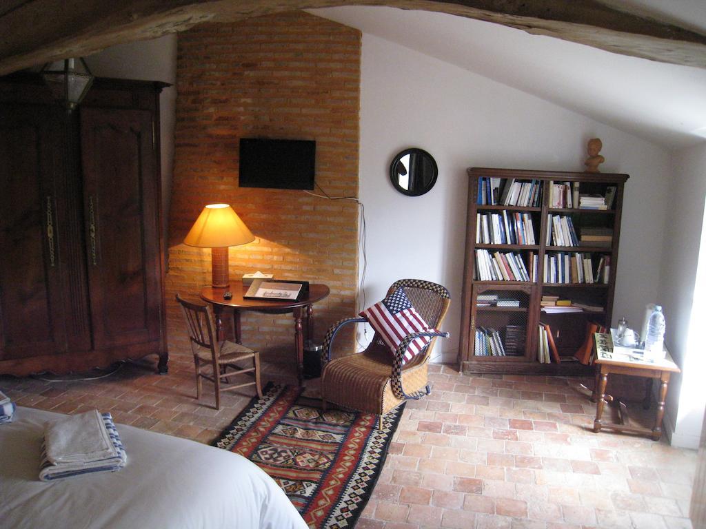 Le Logis Des Tourelles Bed and Breakfast Beaupréau Kamer foto