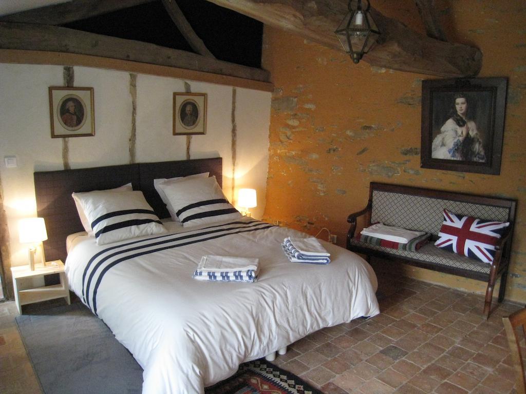 Le Logis Des Tourelles Bed and Breakfast Beaupréau Kamer foto