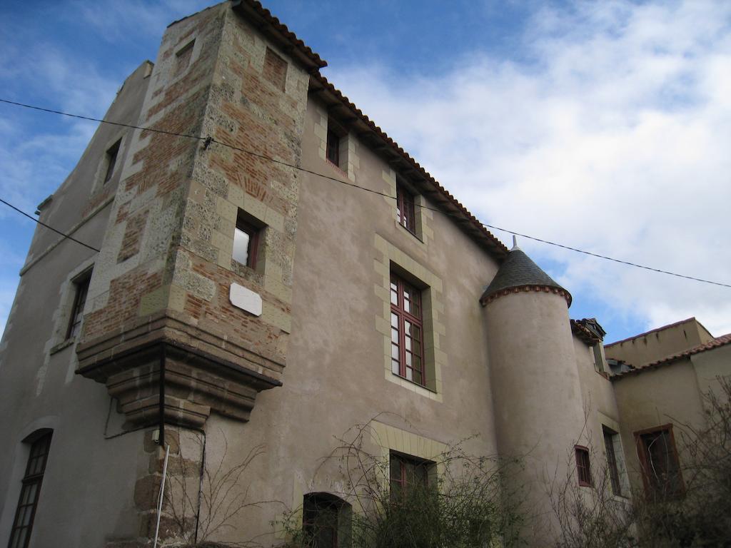 Le Logis Des Tourelles Bed and Breakfast Beaupréau Buitenkant foto